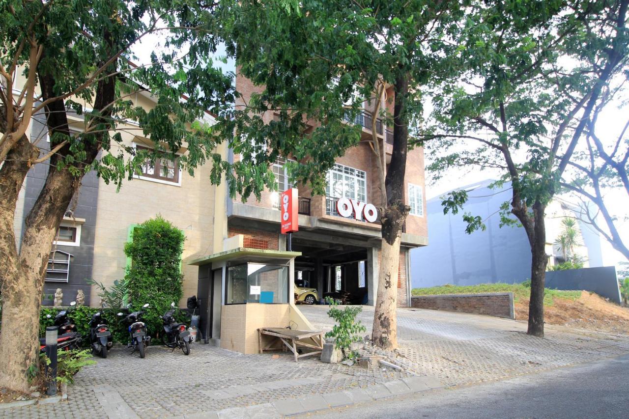 Oyo 204 Blessing Residence Surabaya Buitenkant foto