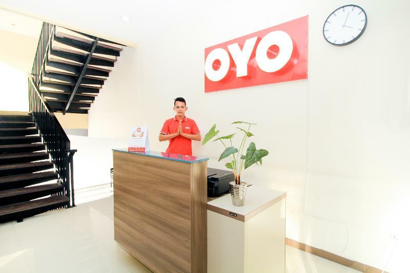 Oyo 204 Blessing Residence Surabaya Buitenkant foto