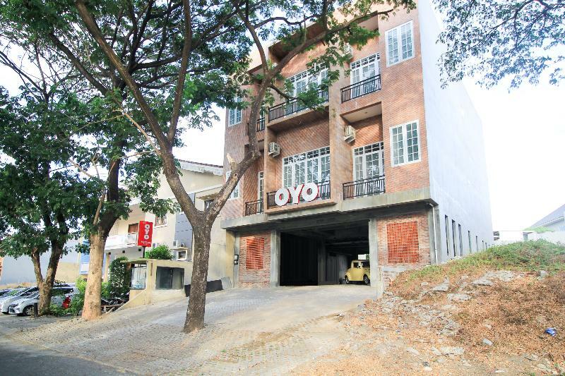 Oyo 204 Blessing Residence Surabaya Buitenkant foto