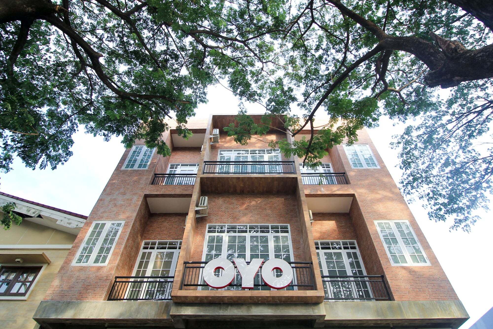Oyo 204 Blessing Residence Surabaya Buitenkant foto